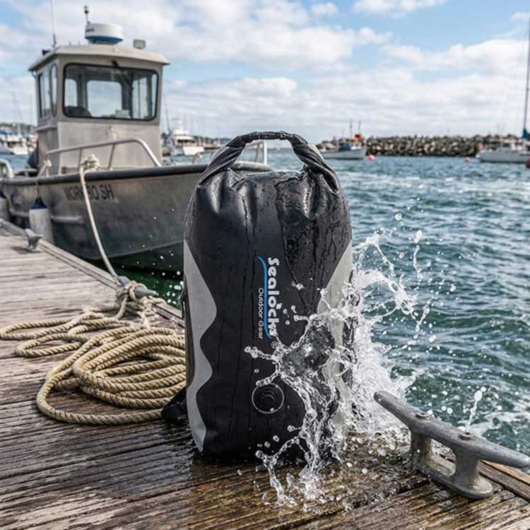 ¿Vale la pena una bolsa de viaje impermeable IPX8?