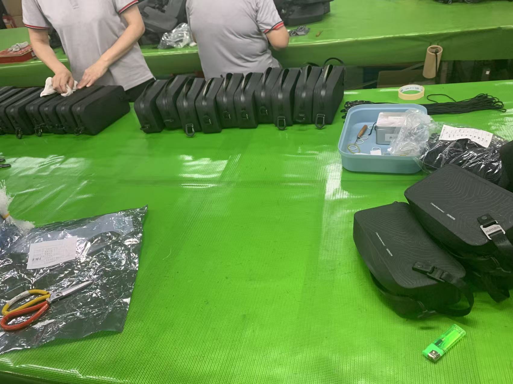 Cómo elegir un proveedor de bolsas impermeables para portátiles