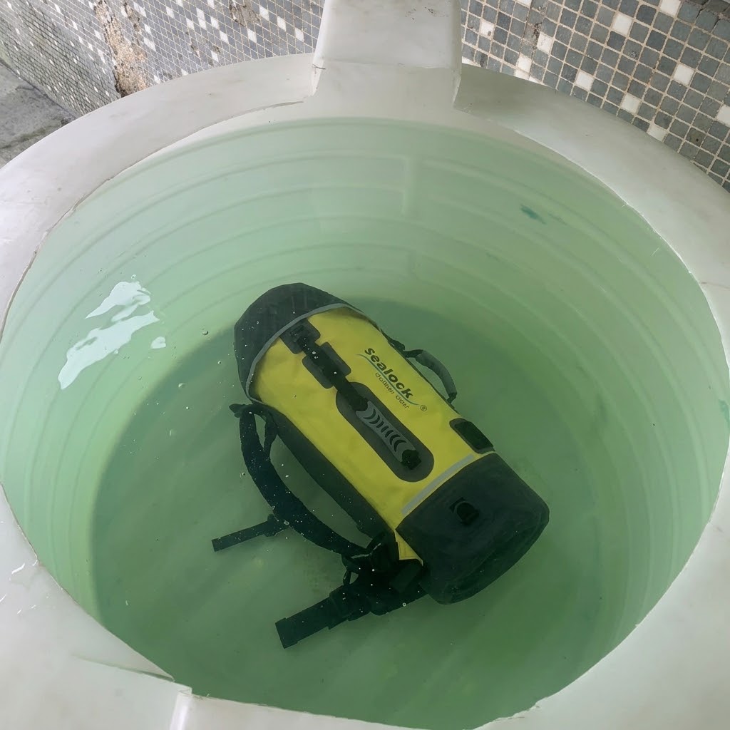 Proceso de producción de mochila impermeable IPX8